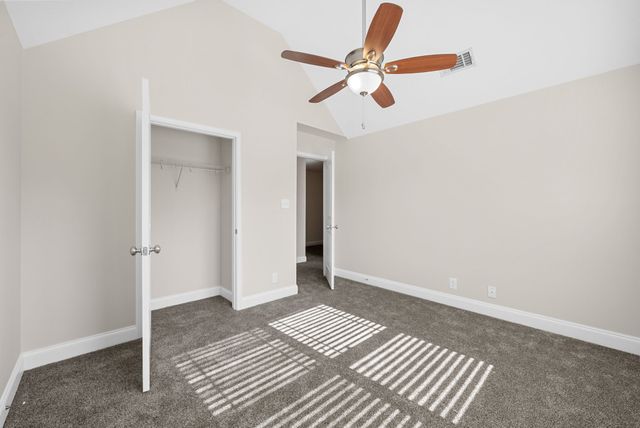 2048 Bandera Dr, Clarksville, TN 37042