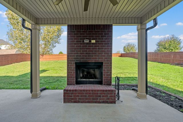 2048 Bandera Dr, Clarksville, TN 37042