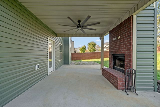 2048 Bandera Dr, Clarksville, TN 37042