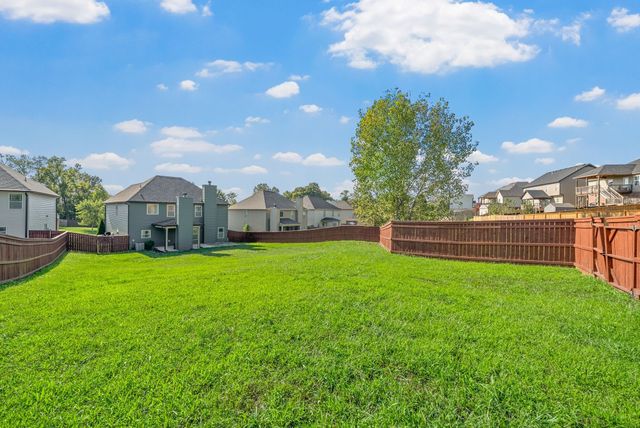 2048 Bandera Dr, Clarksville, TN 37042