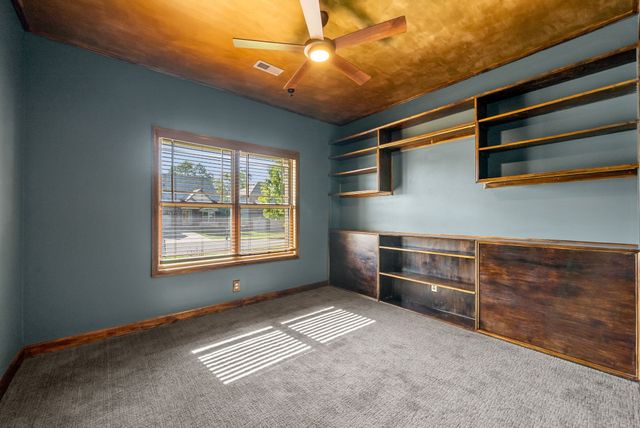 2048 Bandera Dr, Clarksville, TN 37042