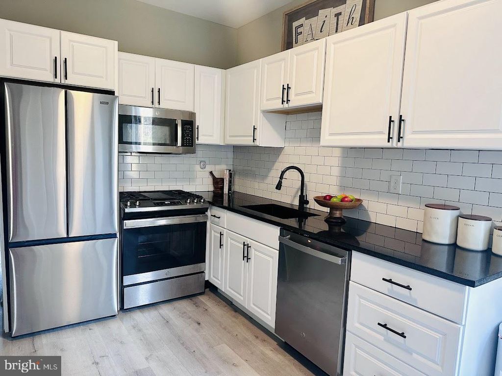 750 Dolphin St # 2, Baltimore, MD 21217