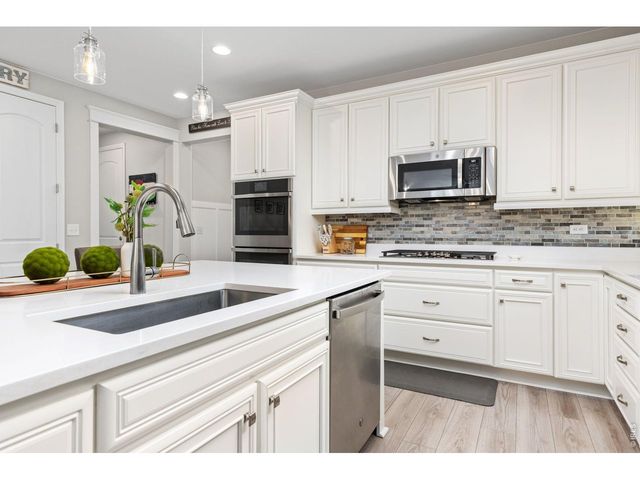 1122 Gabriella Ln, Berthoud, CO 80513