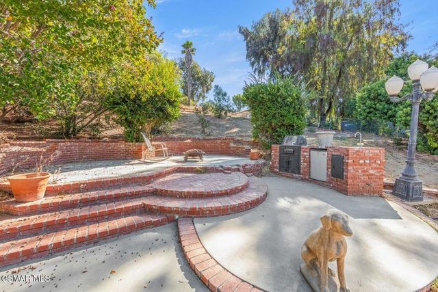 1819 Rocking Horse Drive, Simi Valley, CA 93065