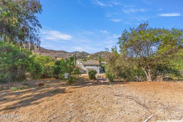 1819 Rocking Horse Drive, Simi Valley, CA 93065