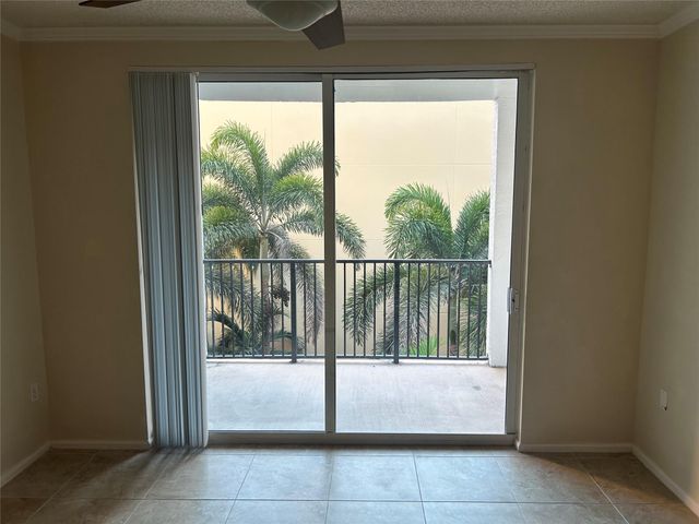 17150 N Bay Rd, Sunny Isles Beach, FL 33160