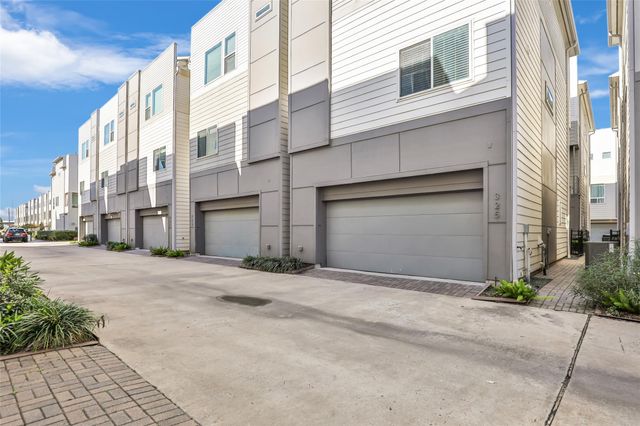 325 Eado Park Circle, Houston, TX 77020