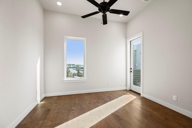4412 Tucker Lane, Seabrook, TX 77586