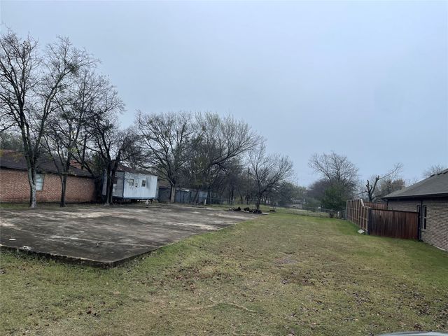 227 S Overlook Drive, Red Oak, TX 75154