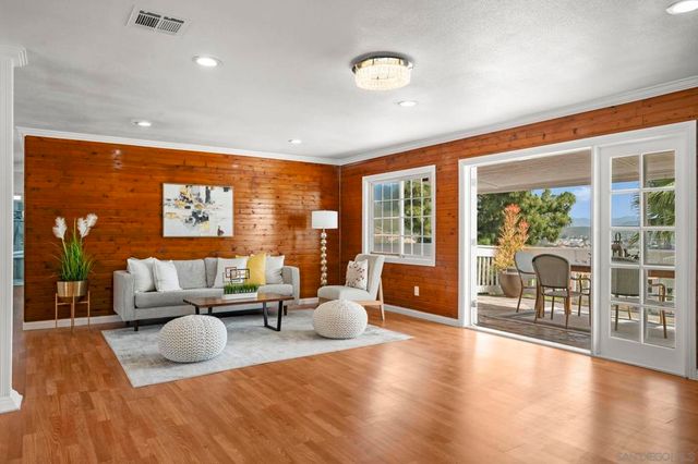 1405 Cuyamaca Ave, Spring Valley, CA 91977