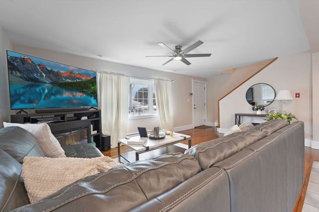 166 Charles St, New Bedford, MA 02744