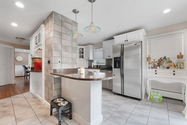 166 Charles St, New Bedford, MA 02744