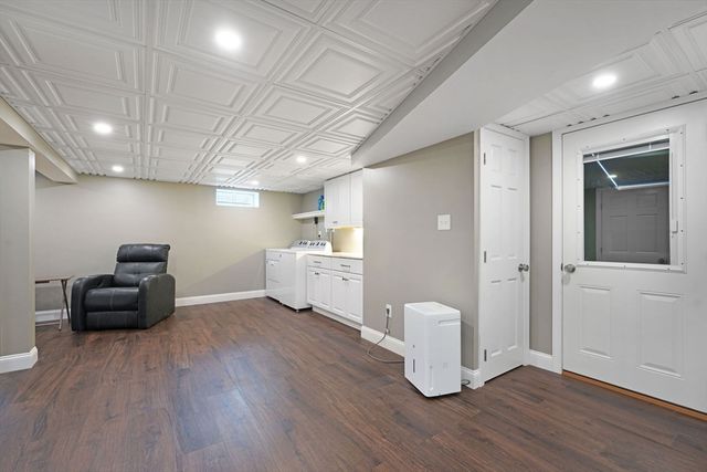 166 Charles St, New Bedford, MA 02744