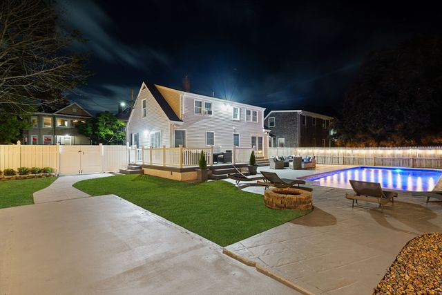 166 Charles St, New Bedford, MA 02744