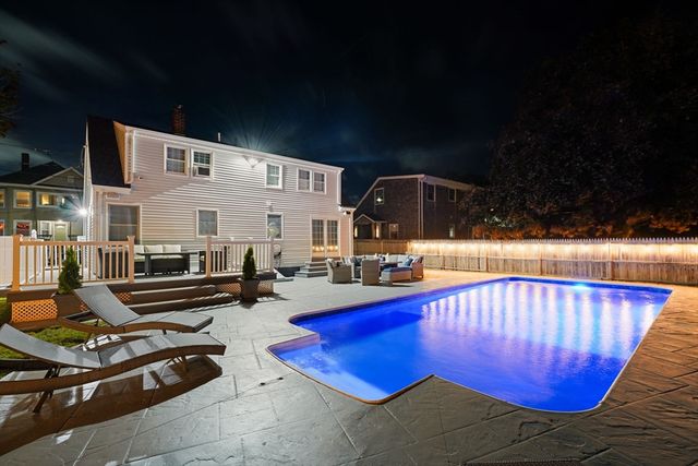 166 Charles St, New Bedford, MA 02744