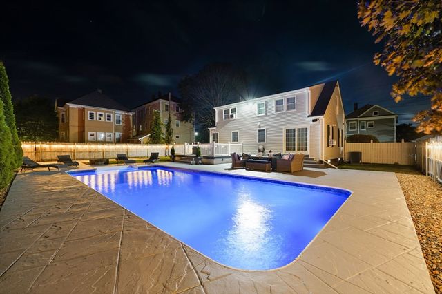 166 Charles St, New Bedford, MA 02744