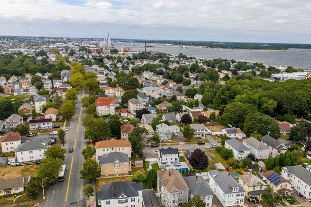 166 Charles St, New Bedford, MA 02744