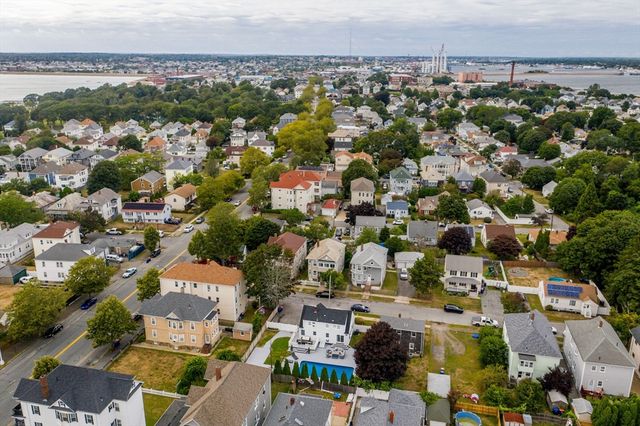 166 Charles St, New Bedford, MA 02744