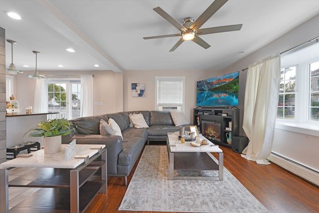 166 Charles St, New Bedford, MA 02744