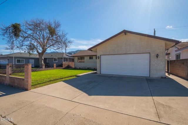 304 Moultrie Place, Santa Paula, CA 93060