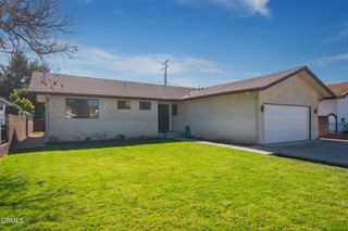 304 Moultrie Place, Santa Paula, CA 93060