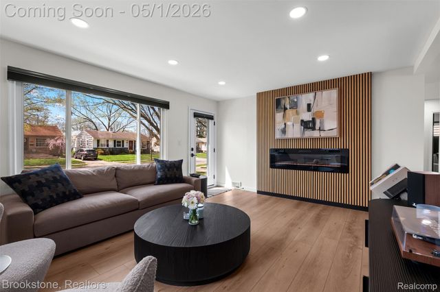 4422 THORNCROFT Avenue, Royal Oak, MI 48073