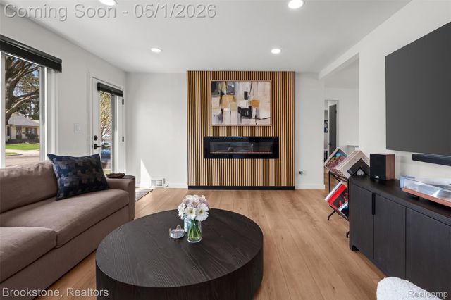 4422 THORNCROFT Avenue, Royal Oak, MI 48073