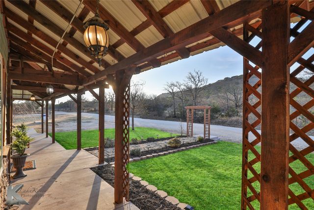 524 County Road 241, Ovalo, TX 79541