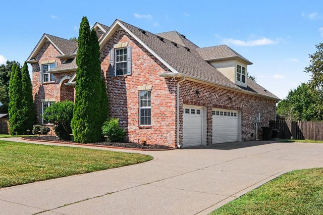 756 Starpoint Dr, Gallatin, TN 37066