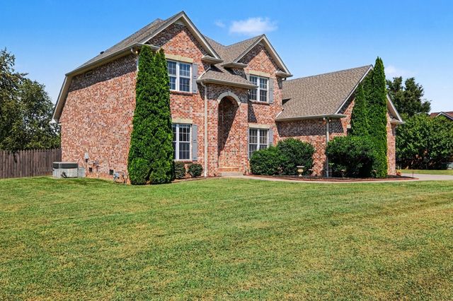 756 Starpoint Dr, Gallatin, TN 37066