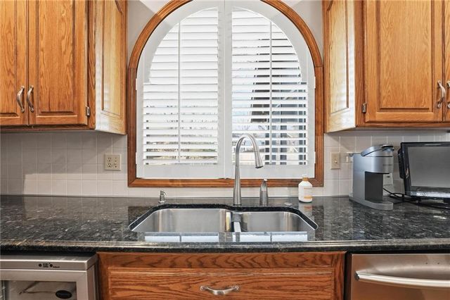 7432 N Granby Avenue, Kansas City, MO 64151