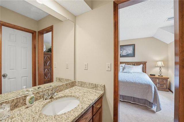 7432 N Granby Avenue, Kansas City, MO 64151