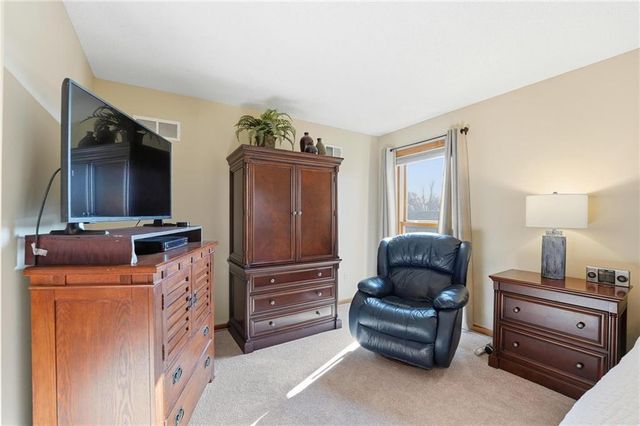 7432 N Granby Avenue, Kansas City, MO 64151