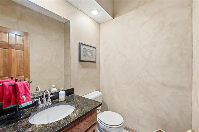 7432 N Granby Avenue, Kansas City, MO 64151