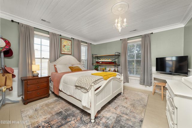 813 N Craven Street, New Bern, NC 28560