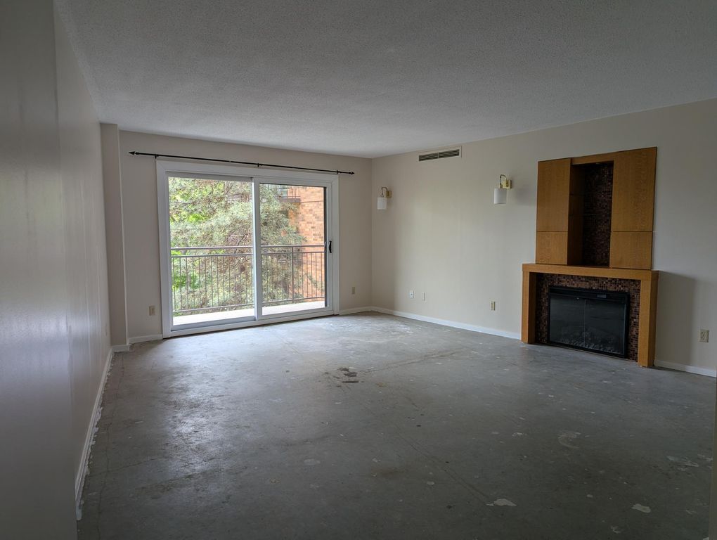 210 W Grant Street 417, Minneapolis, MN 55403 — photo 2
