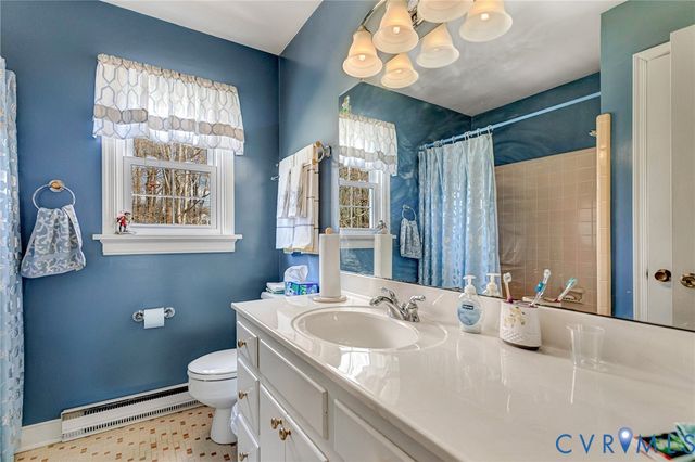 10052 Beechwood Dr, Mechanicsville, VA 23116