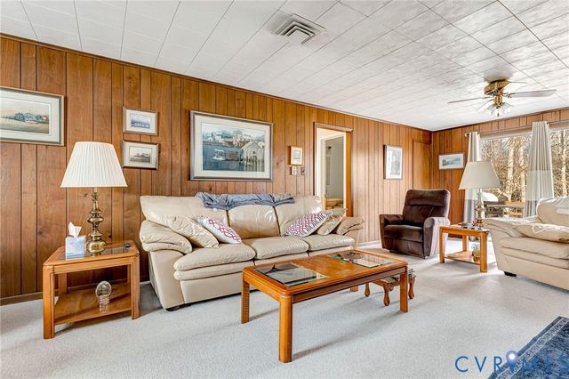 10052 Beechwood Dr, Mechanicsville, VA 23116