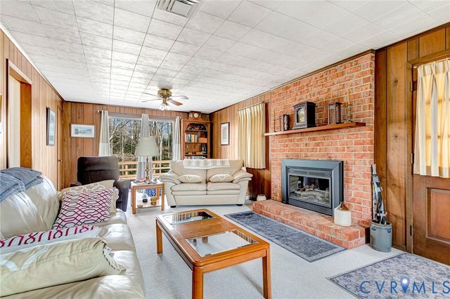 10052 Beechwood Dr, Mechanicsville, VA 23116