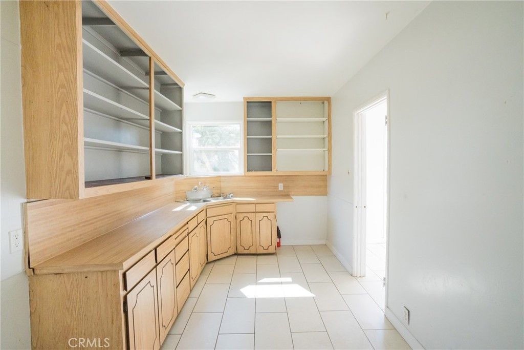 Image 10 of property listing at 2811 Dell Avenue, Venice, CA 90291