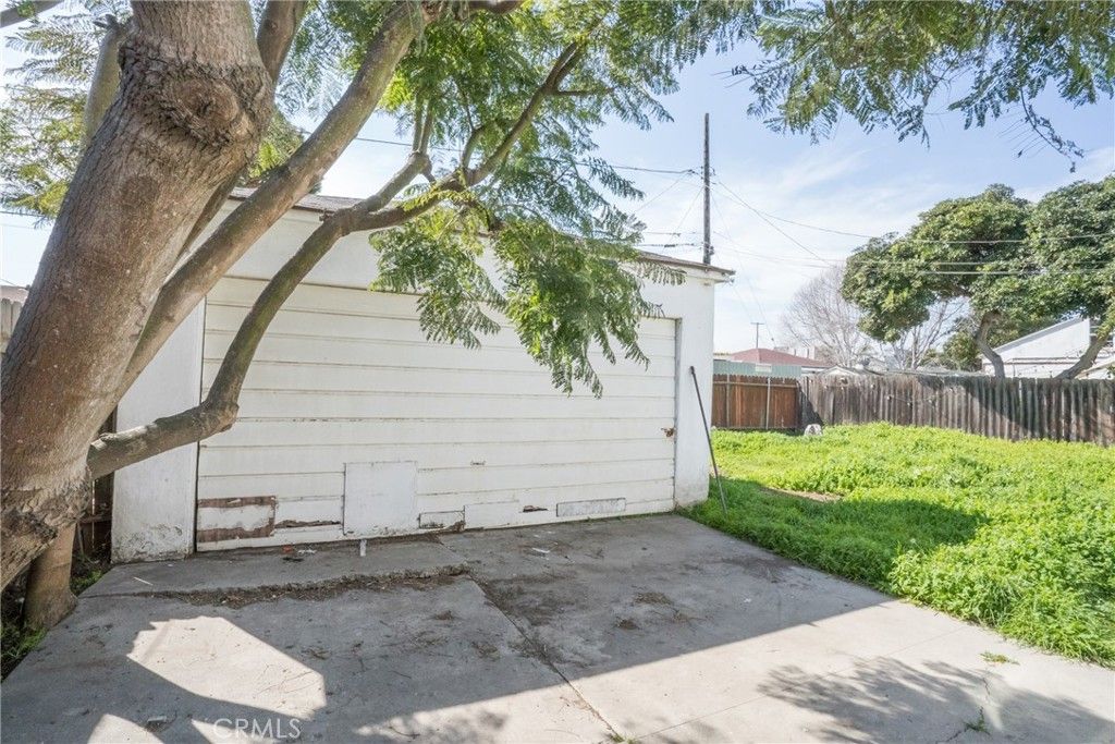 Image 2 of property listing at 2811 Dell Avenue, Venice, CA 90291