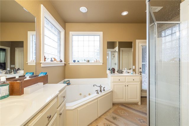 4011 N Meadow View Drive, Fayetteville, AR 72703