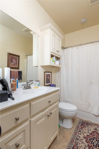 4011 N Meadow View Drive, Fayetteville, AR 72703