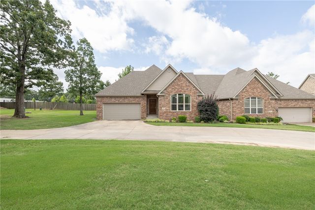 4011 N Meadow View Drive, Fayetteville, AR 72703