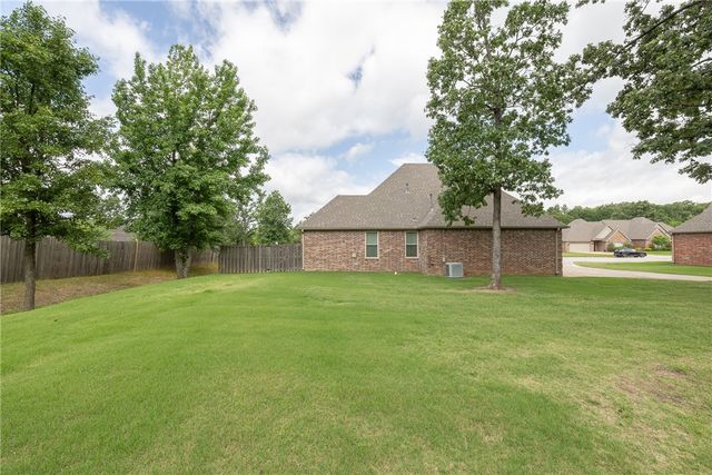 4011 N Meadow View Drive, Fayetteville, AR 72703