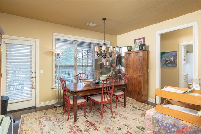 4011 N Meadow View Drive, Fayetteville, AR 72703