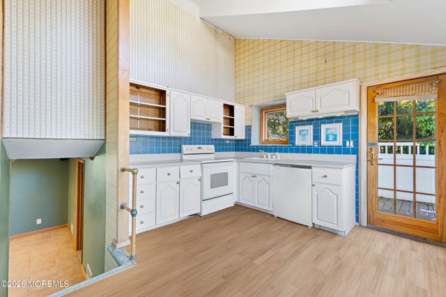 6 Tulip Drive, Old Bridge, NJ 08857