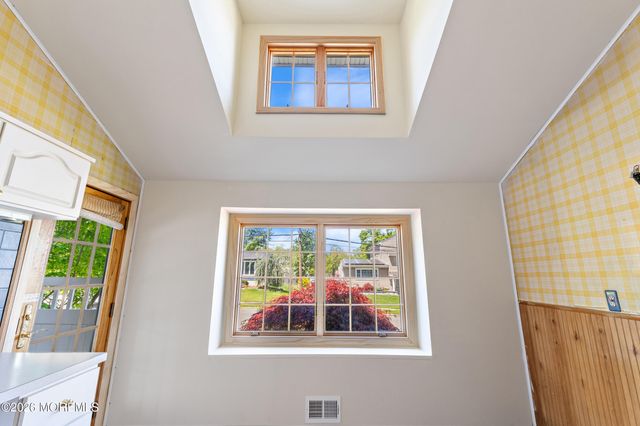 6 Tulip Drive, Old Bridge, NJ 08857