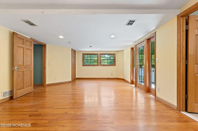 6 Tulip Drive, Old Bridge, NJ 08857