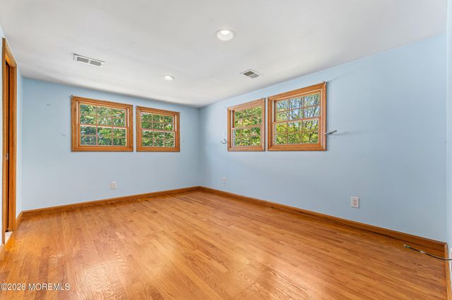 6 Tulip Drive, Old Bridge, NJ 08857